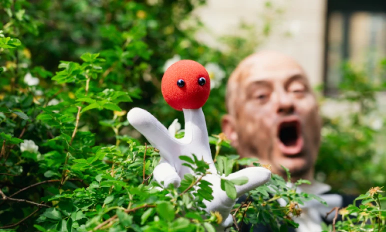 Handsken är lös, Marionetteatern