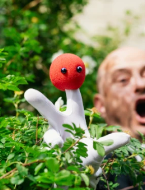 Handsken är lös, Marionetteatern