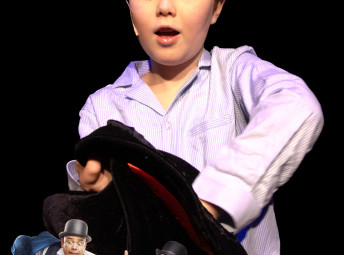 Affisch för Hokus Pokus Alfons Åberg på Teater Bristol – familjeföreställning för barn