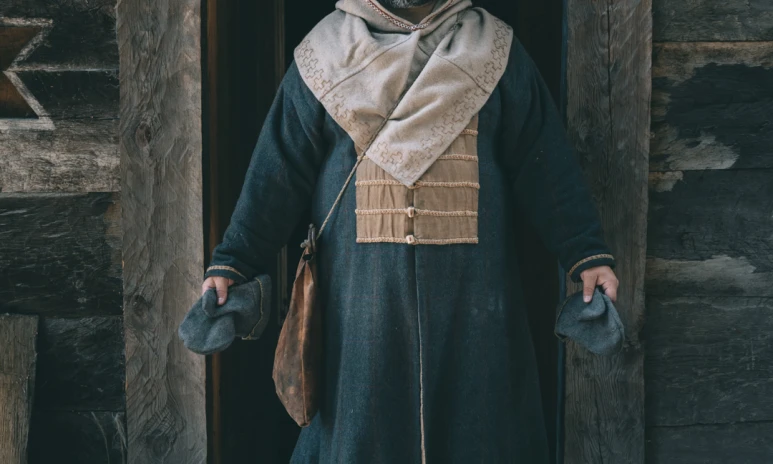Man i vikingatida kläder