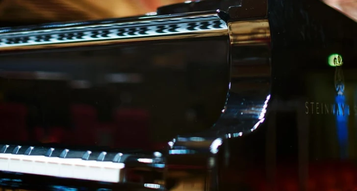 Piano i närbild. Fotografi.