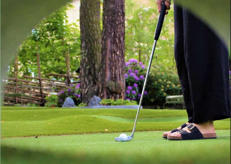 https://www.barnistan.se/wp-content/uploads/2021/10/Minigolf1.jpg