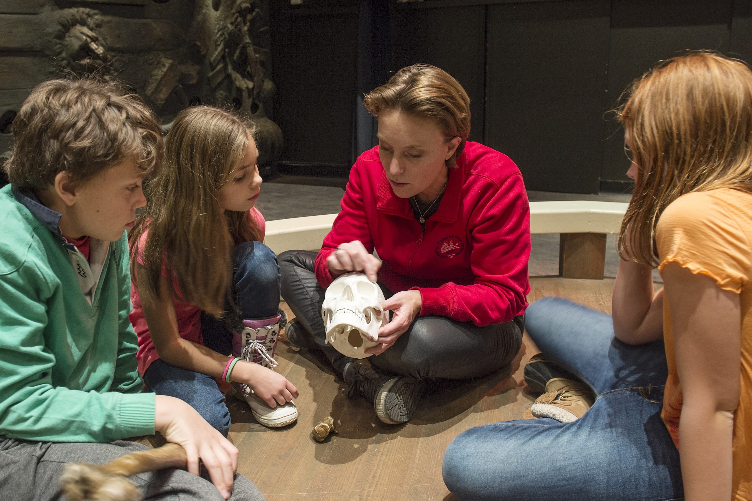 https://www.barnistan.se/wp-content/uploads/2021/10/Vasamuseet_Familjevisning-pa-helgen-o-hostlovet_Skelettens-hemligheter_Foto-Anneli-Karlsson_Statens-maritima-museer-scaled.jpg