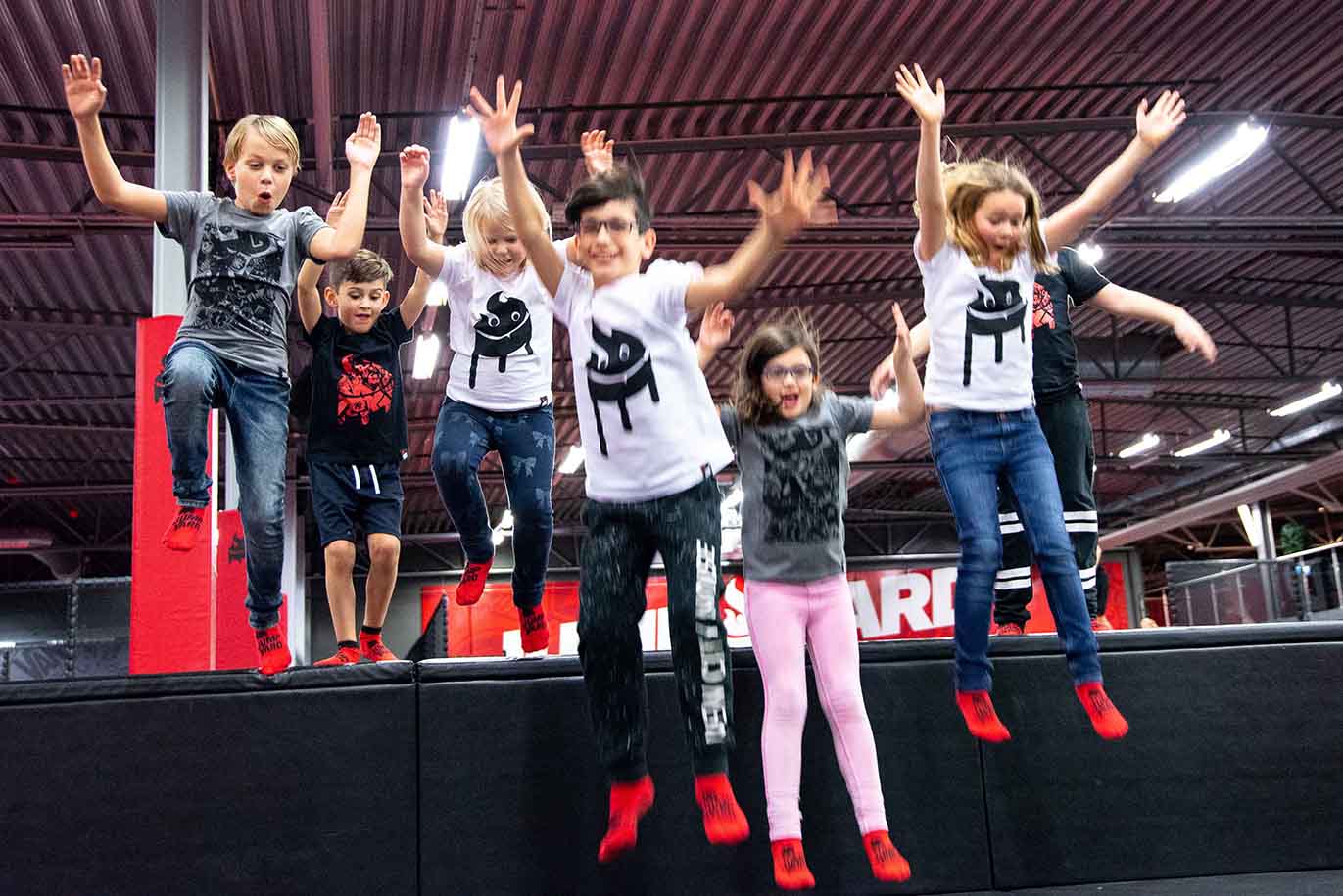 https://www.barnistan.se/wp-content/uploads/2021/11/JumpYard-Kids-1-1.jpg