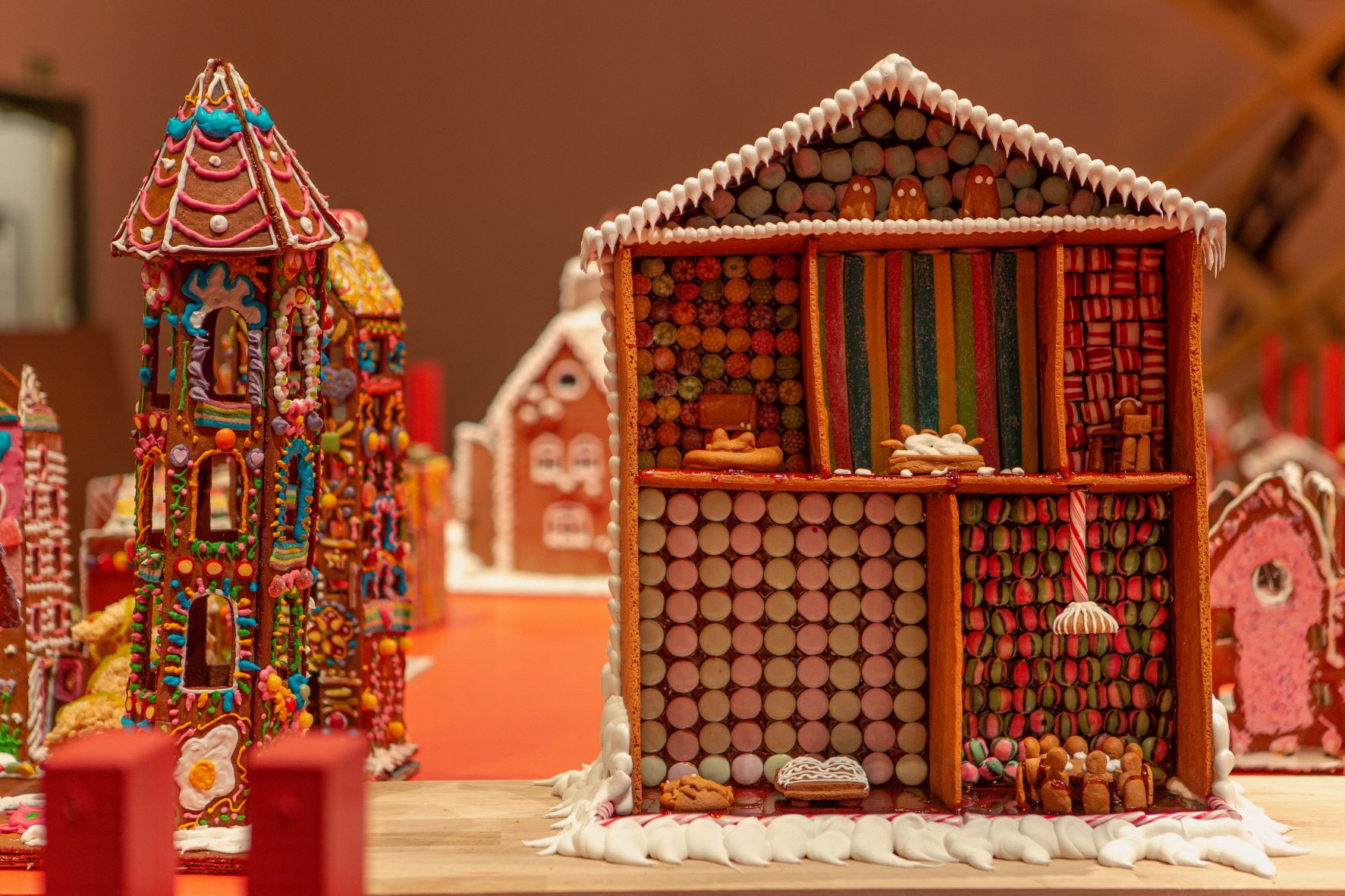 https://www.barnistan.se/wp-content/uploads/2021/12/Pepparkakshusutstallningen3_Viktoria-Garvare.jpg