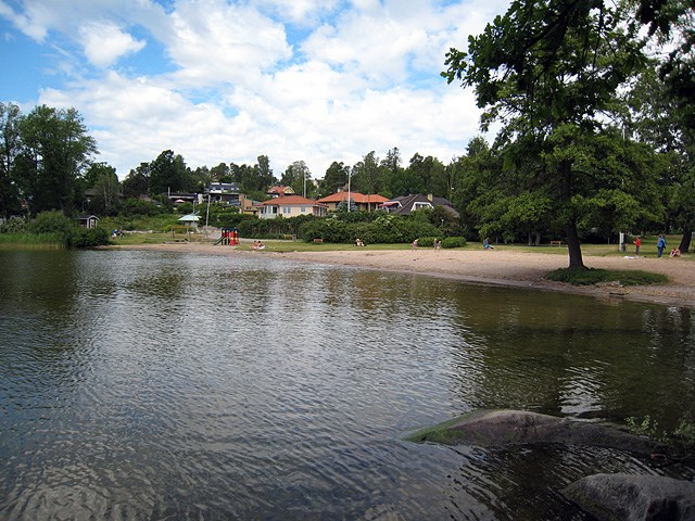 https://www.barnistan.se/wp-content/uploads/2022/05/hasselby-strandbad.jpg