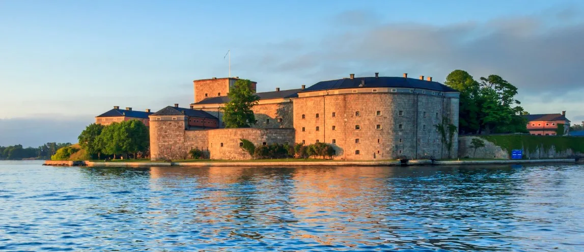 https://www.barnistan.se/wp-content/uploads/2022/06/Kastellet-i-Vaxholm-Stockholm.webp