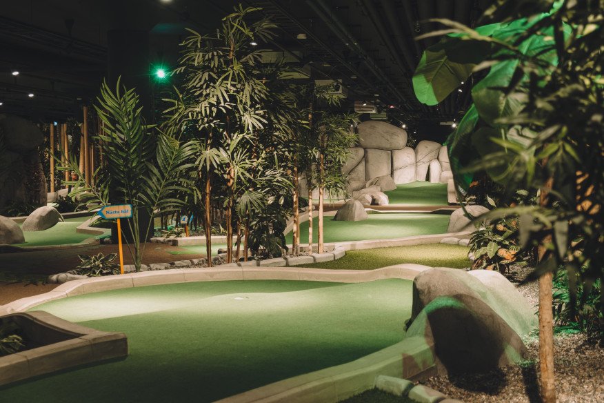 https://www.barnistan.se/wp-content/uploads/2022/06/paradise-adventure-golf.jpg