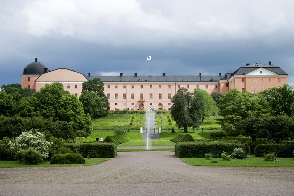 https://www.barnistan.se/wp-content/uploads/2022/06/uppsala-slott-2004-botaniska-tradgarden-900x600-1.jpg