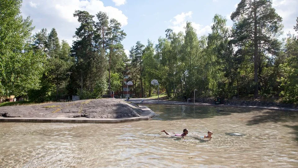 https://www.barnistan.se/wp-content/uploads/2023/06/lofotenparken-plask.webp