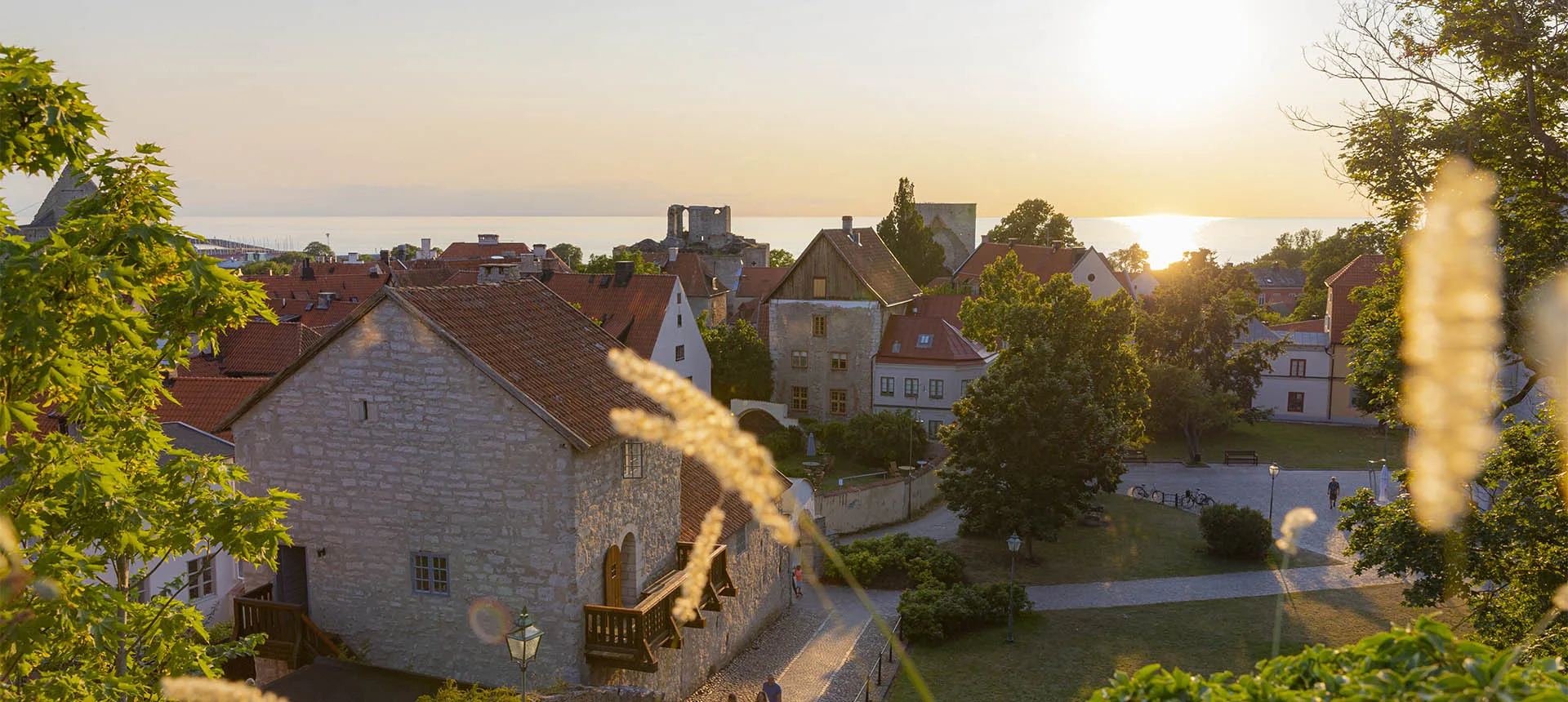 https://www.barnistan.se/wp-content/uploads/2024/01/gotland-visby-boende-1920x860-1.webp