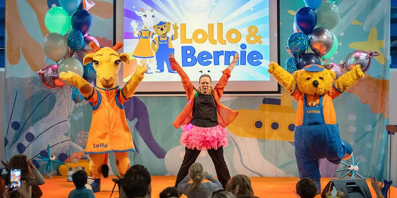 https://www.barnistan.se/wp-content/uploads/2024/09/lollobernie-red.webp